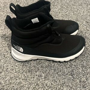 North face thermal ball eco black winter boots
